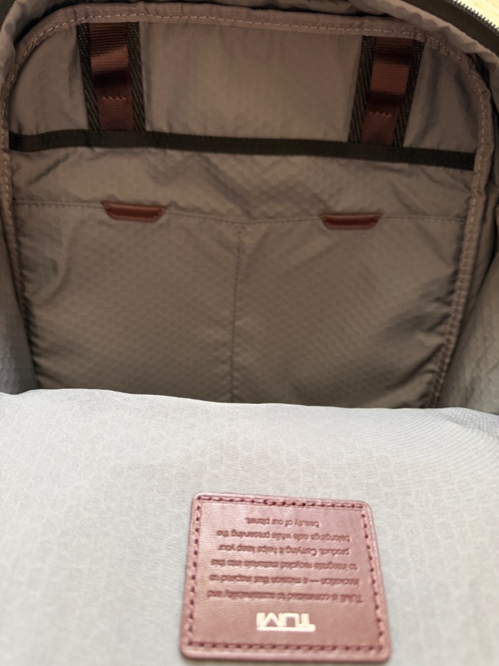 $650 NWT Tumi Alpha Bravo Search Backpack Rucksak in Black/Oxblood/Wine - Picture 7 of 8